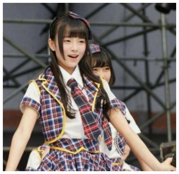 郑爽14岁, 鞠婧祎14岁, baby14岁, 看到赵丽颖: 冯绍峰赚到了!