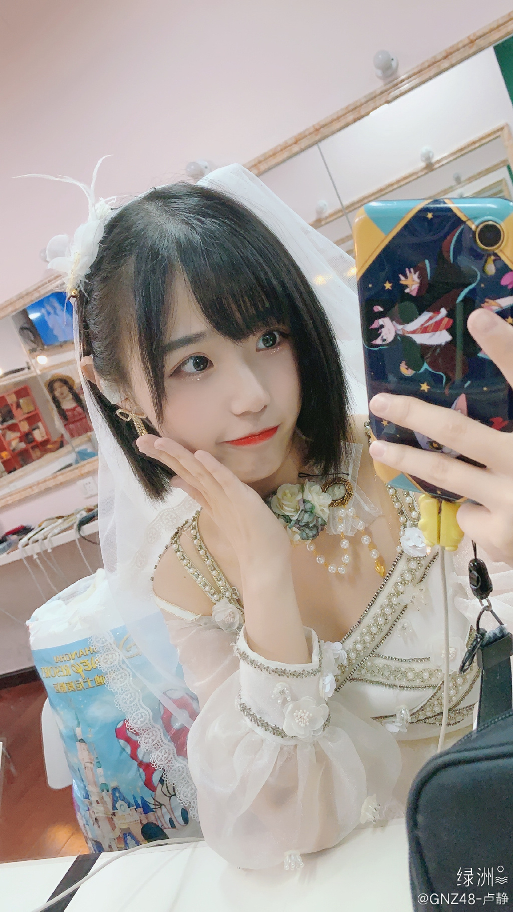 美女歌手gnz48-卢静迷人写真美照真好看