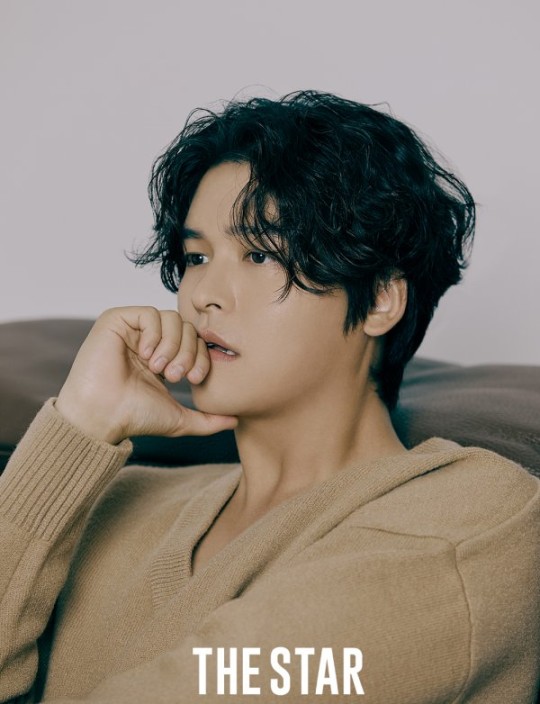 韩国艺人李章宇最新杂志写真曝光