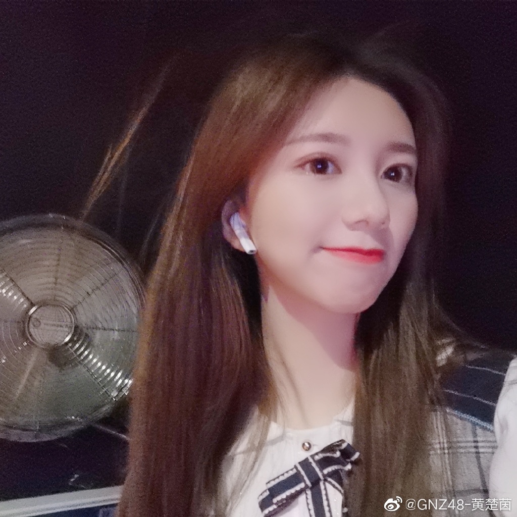 可爱美女歌手gnz48-黄楚茵迷人自拍美照