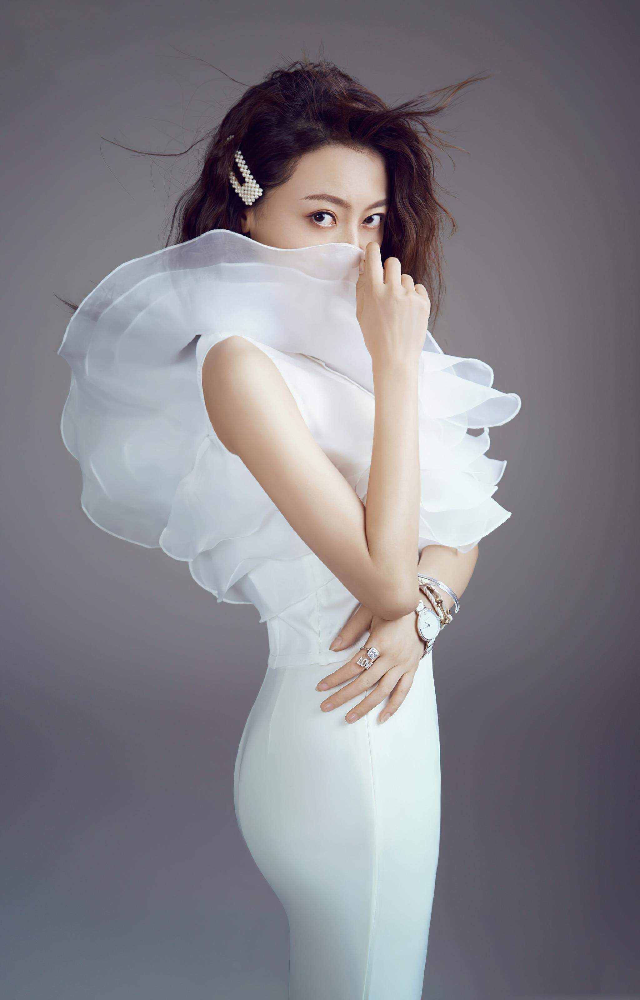 明星大牌春秋服饰美潮服种草!__财经头条