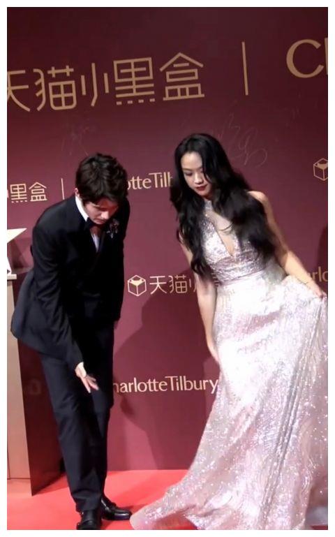 神仙同框!刘昊然和汤唯同台合影 画面养眼耐看休闲区蓝鸢梦想 - Www.slyday.coM 神仙同框!刘昊然和汤唯同台合影 画面养眼耐看休闲区蓝鸢梦想 - Www.slyday.coM