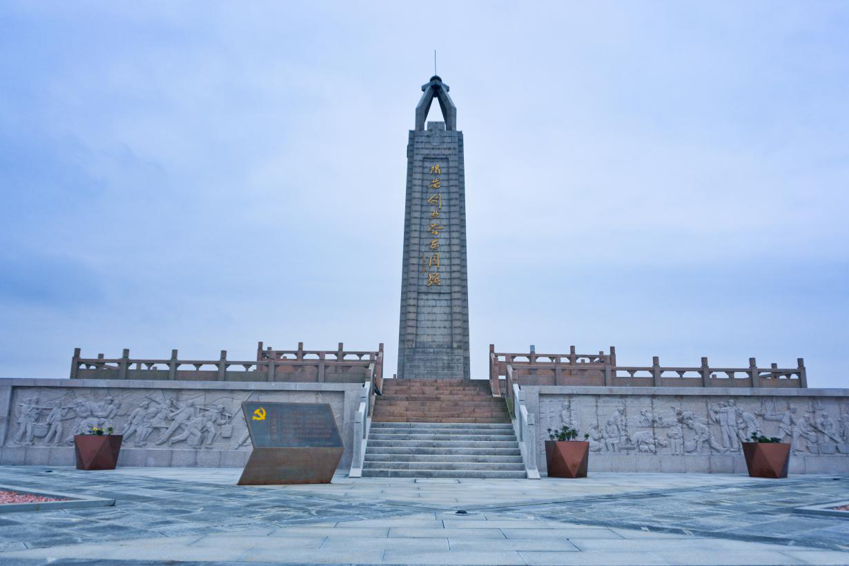 采风团一行还走访了大陈岛垦荒纪念碑,广源渔业,青少年宫,台胞文史馆