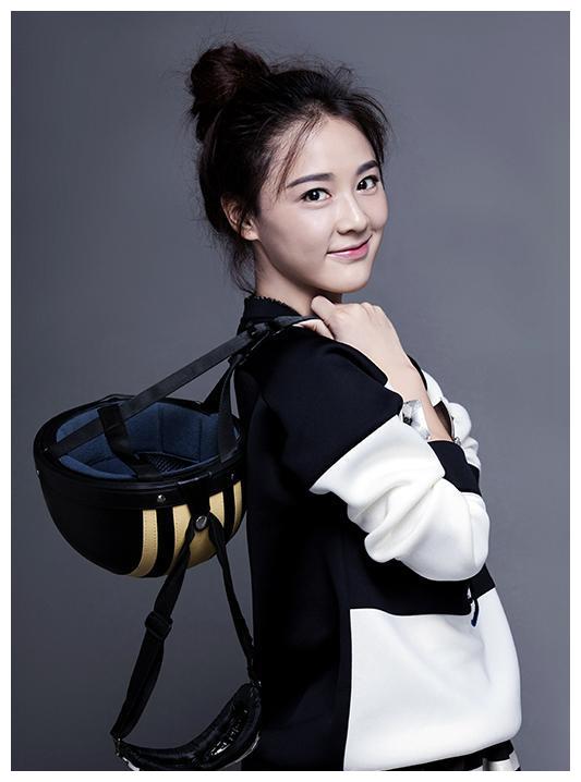 91年影视演员华娇,甜美可人,外貌清新自然