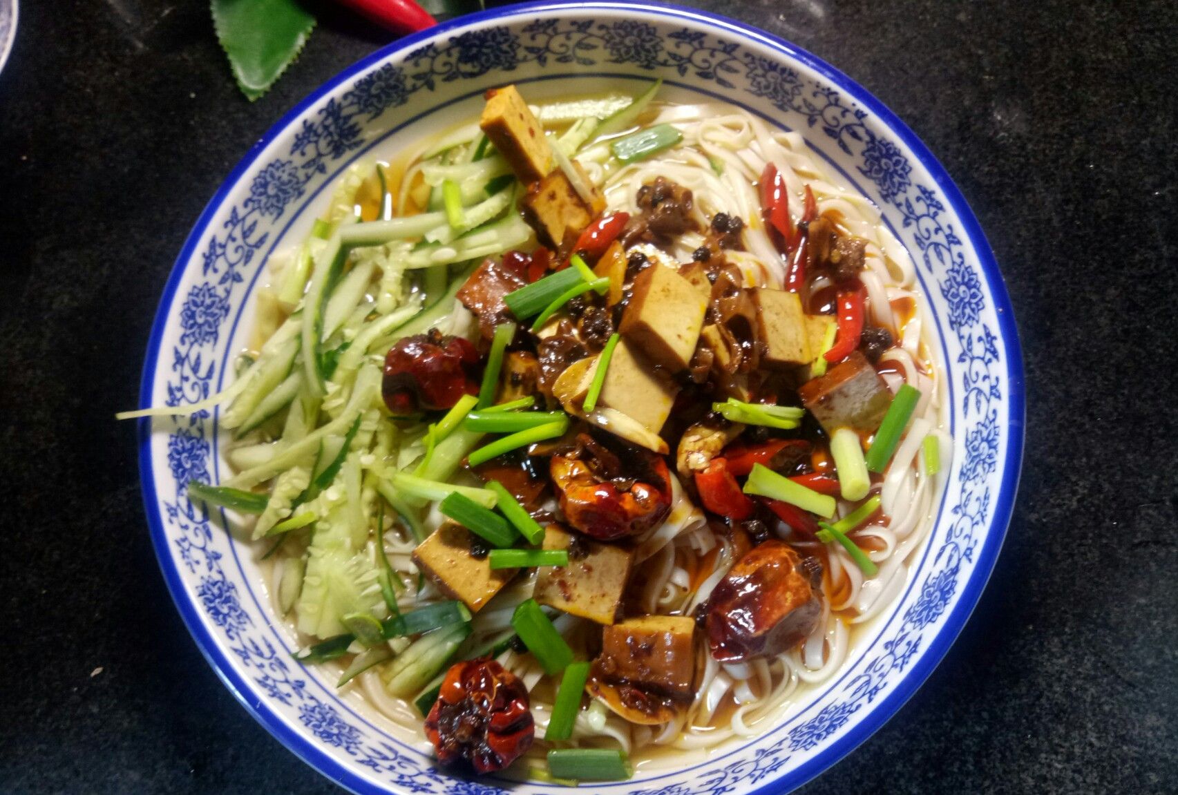 1 / 6 家庭版~麻辣豆干面