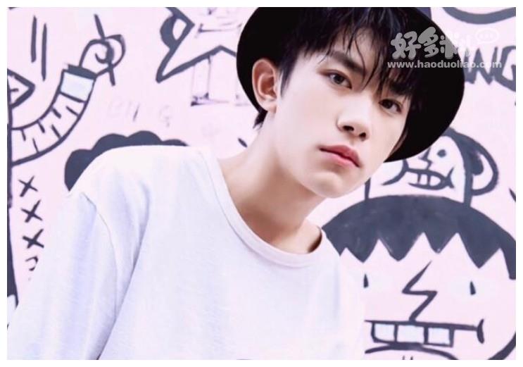 业内人士对易烊千玺的评价如何 章子怡称他为流量典范休闲区蓝鸢梦想 - Www.slyday.coM