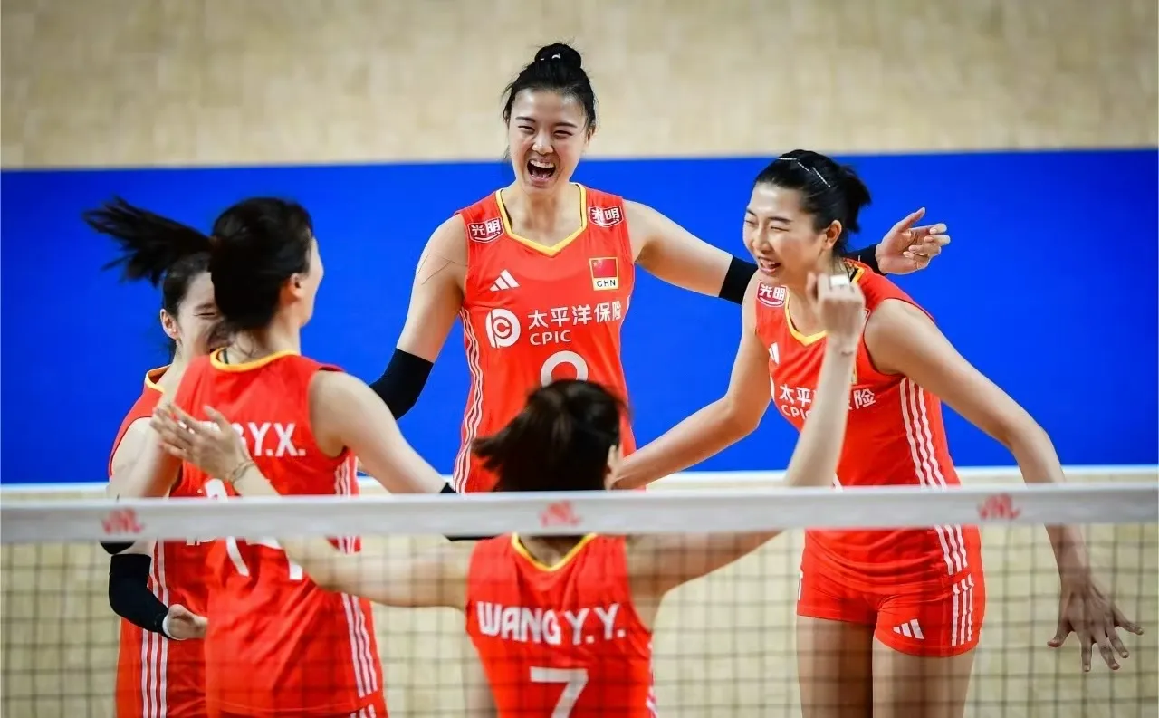 女排亚锦赛成重中之重！中国女排应以老带新，必须排出最强阵容