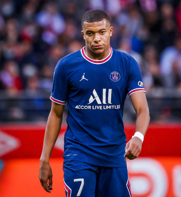 金钱龟成姆爱国！大巴黎经理又出神句，吹嘘姆皇，扬言砸钱超皇马