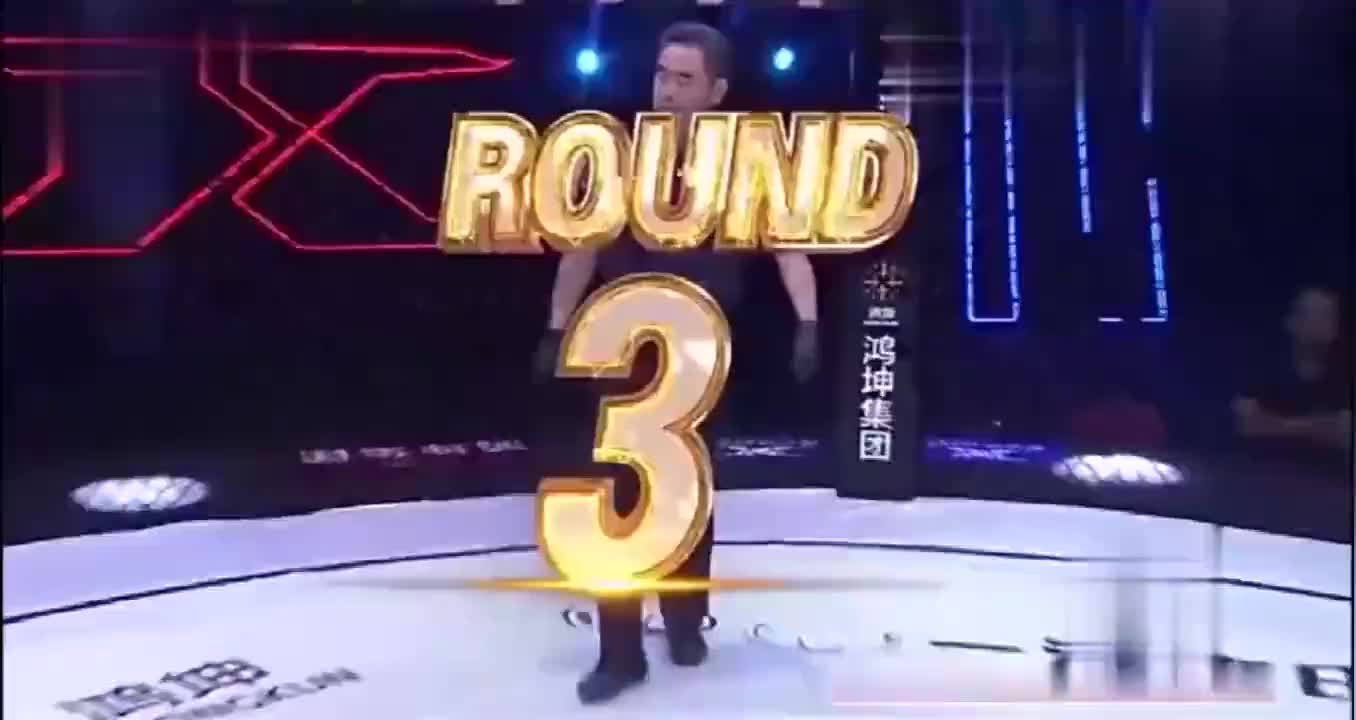 四个妈妈围攻一个单亲家庭,没人性到爆啊 05:45 巴西柔术才女遇上张伟