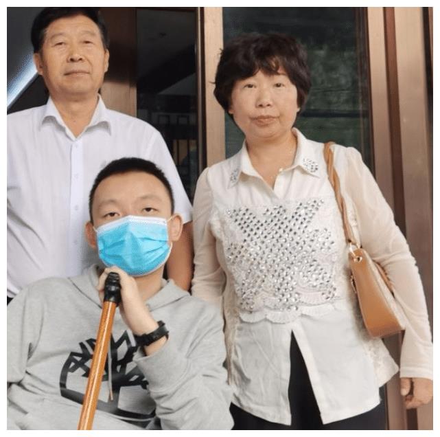 被请去喝茶？杜新枝上警车画面曝光，心有不甘被粉丝强行按进车内休闲区蓝鸢梦想 - Www.slyday.coM