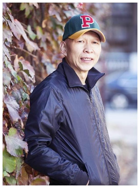 "裘千尺"李明:30岁进北电,同学赵薇,黄晓明,为何打死不离婚