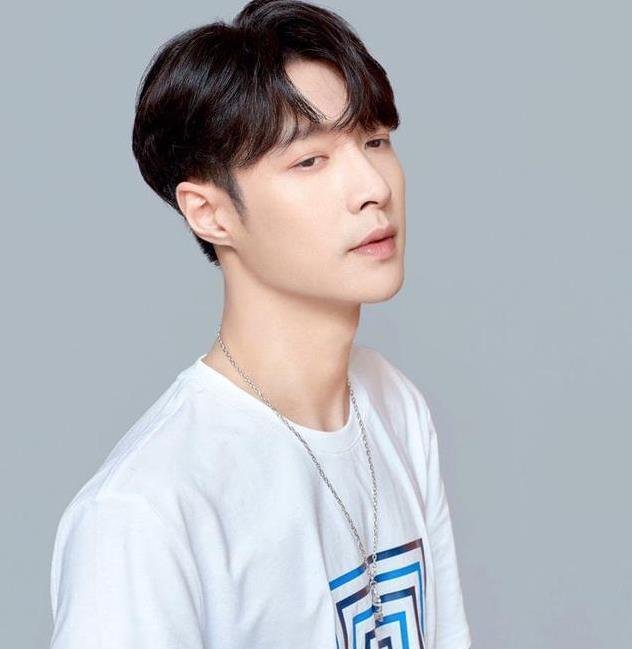 张艺兴和谷爱凌视频全程陷入尴尬，引起网友热议休闲区蓝鸢梦想 - Www.slyday.coM