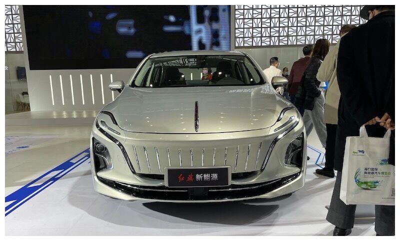 红旗新轿跑实车亮相,外观设计令人过目难忘,内饰科技感满满