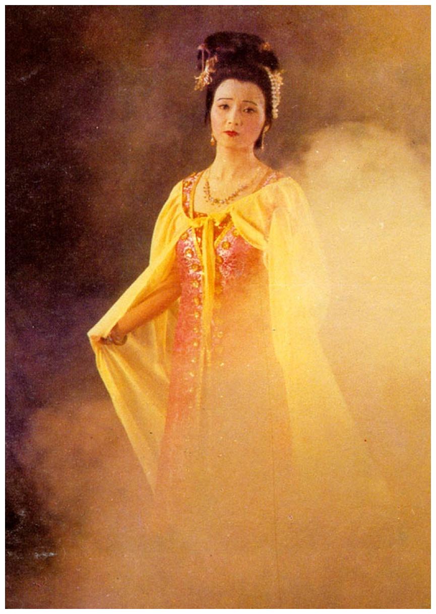 87版红楼梦之秦可卿剧照你看出来是两个人饰演的吗