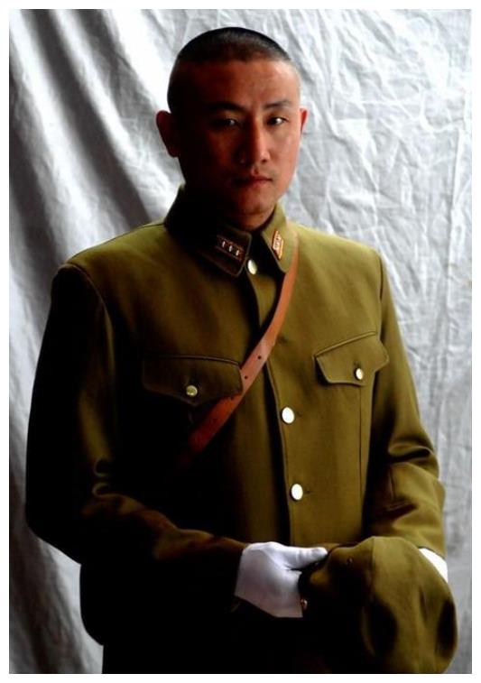 可能他塑造了太多深入人心的日本军人形象,所以观众也都误将其当成