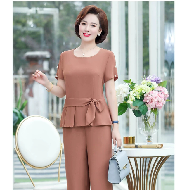 四十岁女性穿搭:刺绣旗袍内敛知性显气质,连衣裙高贵优雅冷艳风__财经