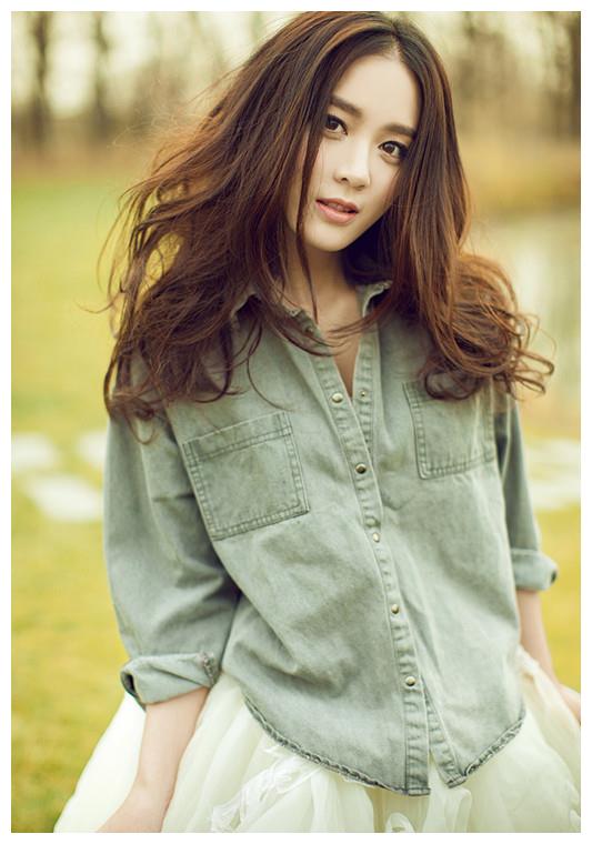 91年影视演员华娇,甜美可人,外貌清新自然