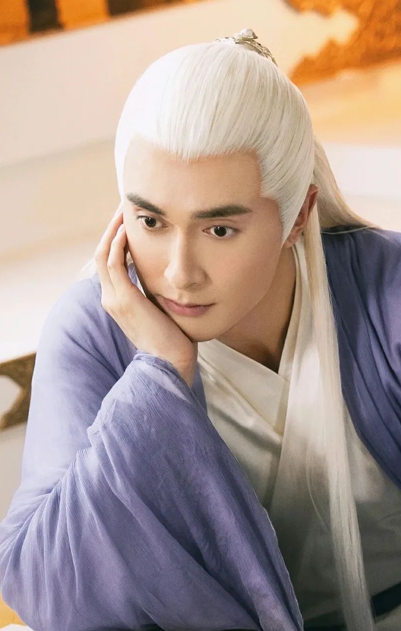 37岁高伟光靠扮演36万岁的东华帝君终于红了