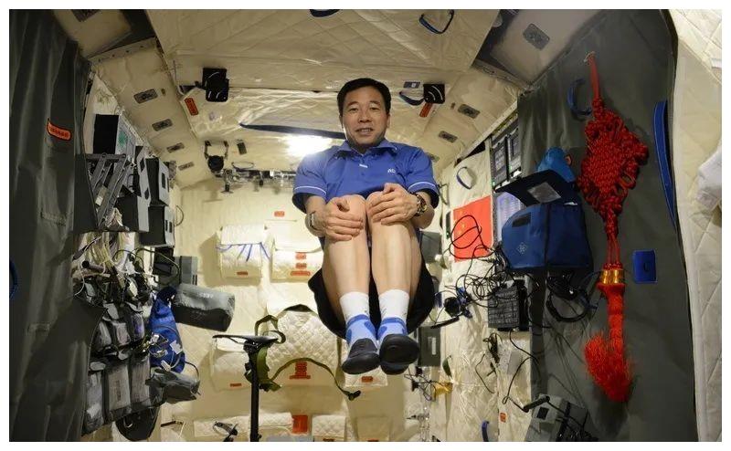 女航天员返回地球后禁止生育?太空环境对人的影响真有这么大吗?休闲区蓝鸢梦想 - Www.slyday.coM 女航天员返回地球后禁止生育?太空环境对人的影响真有这么大吗?休闲区蓝鸢梦想 - Www.slyday.coM