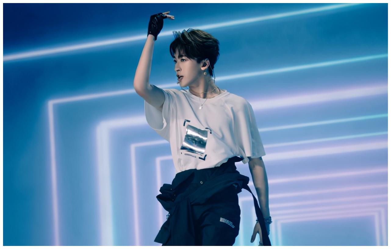 r1se疑似否认解散任豪夏之光反应大不同周震南没少吃瓜