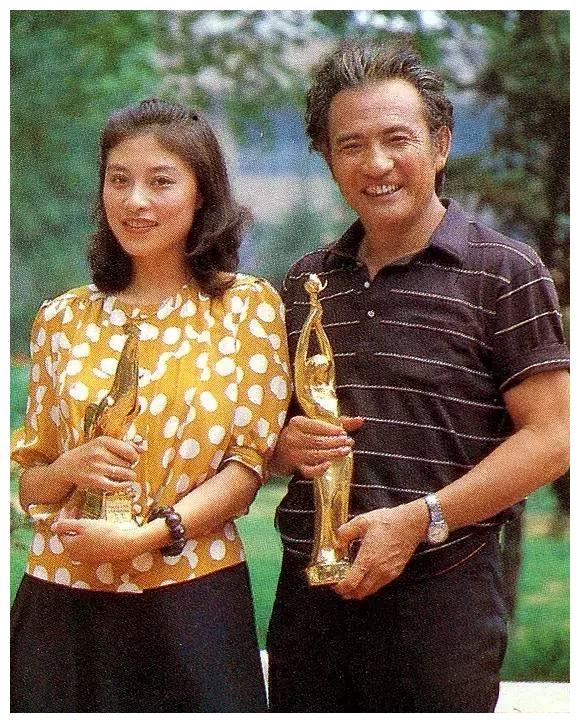 陈丽明为杨在葆生下了小女儿杨小卉,杨小卉相貌酷似杨在葆,后来在美国