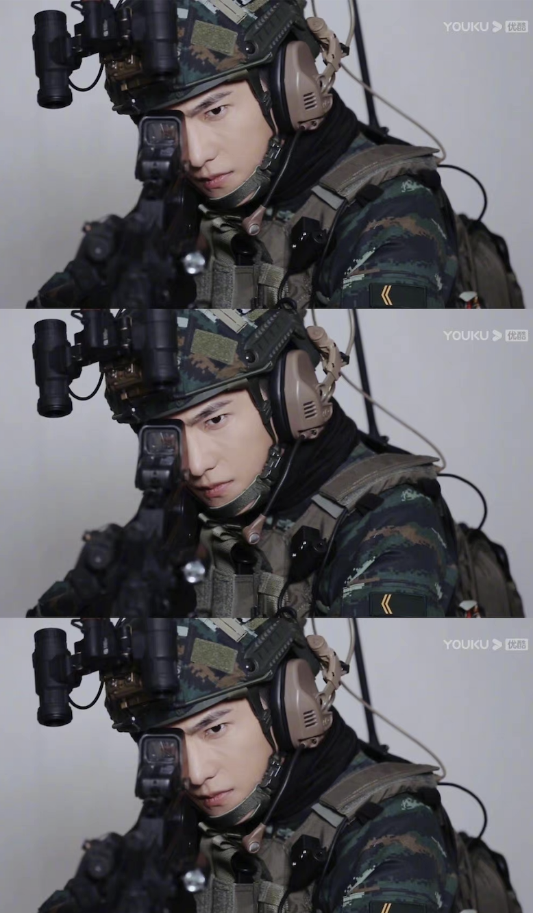 蒋璐霞夸杨洋穿军装帅到爆表