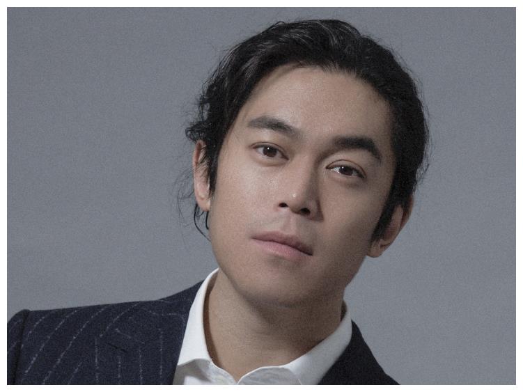 刘冠麟:演了16年配角,竟因撞脸吉吉国王爆火,好笑又心酸