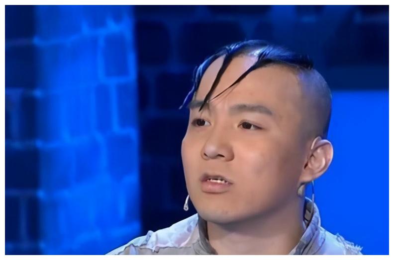 三毛演员晒25年对比照三毛变得越来越帅气妈妈却老了
