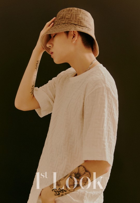 韩歌手zico杂志写真曝光30日正式入伍