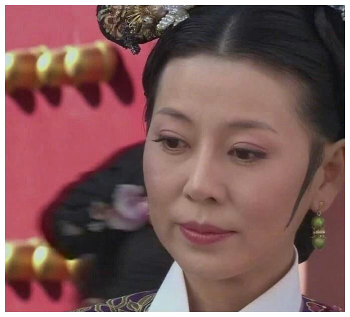 还记得《甄嬛传》里的齐妃吗?她现在长这样