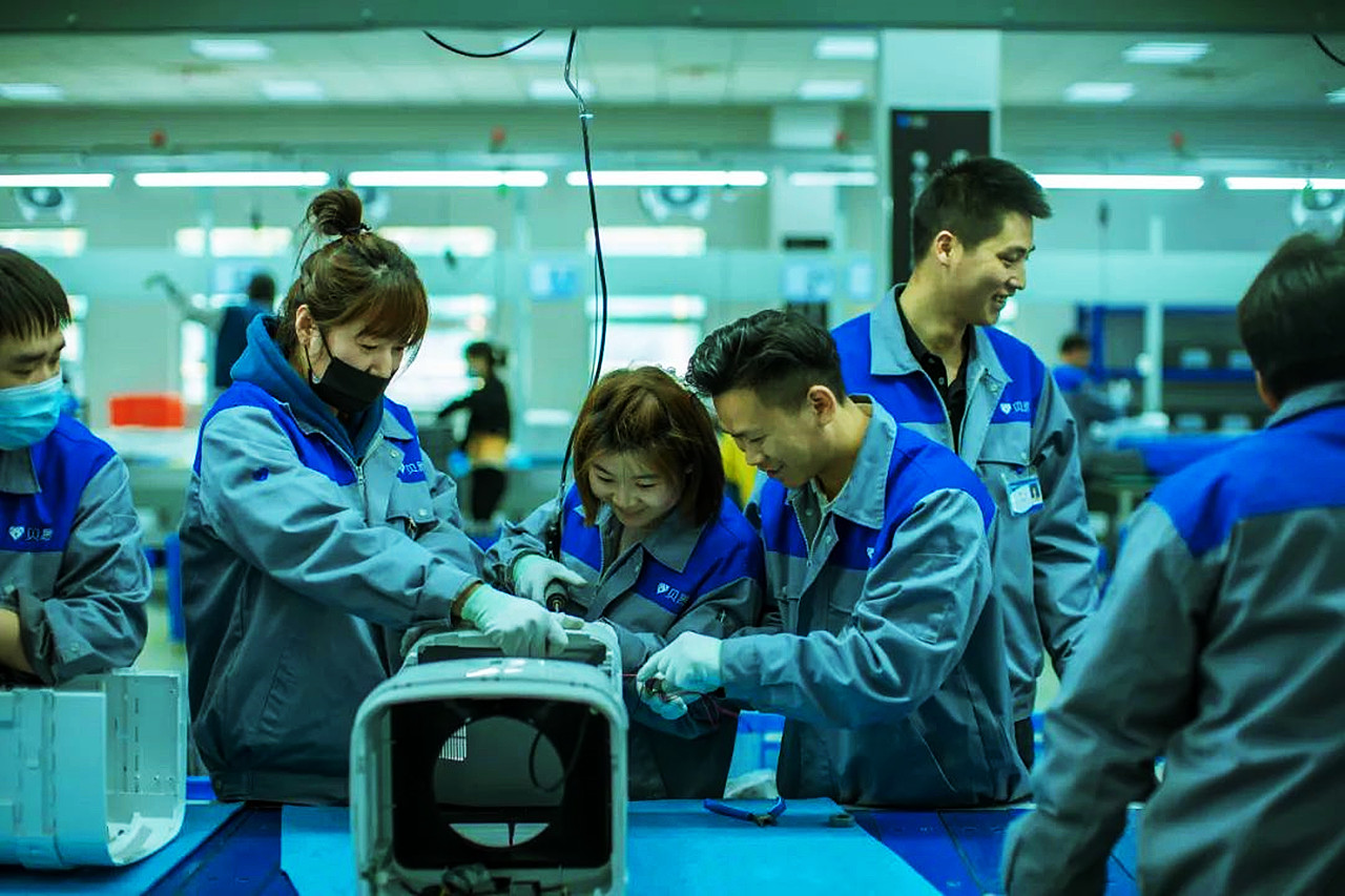 超六成职校生不愿当蓝领,理想很美好现实很骨感,过来人的忠告休闲区蓝鸢梦想 - Www.slyday.coM 超六成职校生不愿当蓝领,理想很美好现实很骨感,过来人的忠告休闲区蓝鸢梦想 - Www.slyday.coM