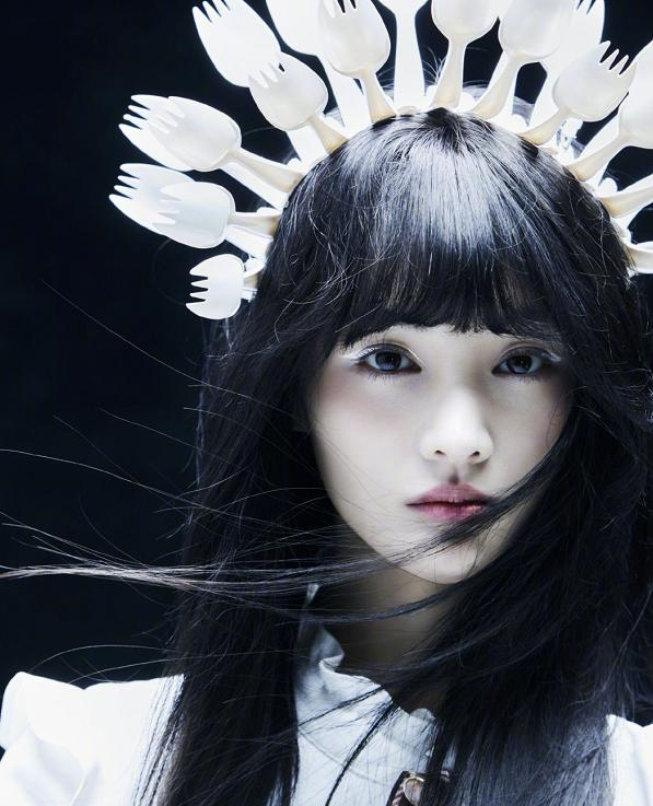 粉丝偶遇郑爽,求合影却忘记开美颜,差点没认出来她俩谁是女明星休闲区蓝鸢梦想 - Www.slyday.coM 粉丝偶遇郑爽,求合影却忘记开美颜,差点没认出来她俩谁是女明星休闲区蓝鸢梦想 - Www.slyday.coM