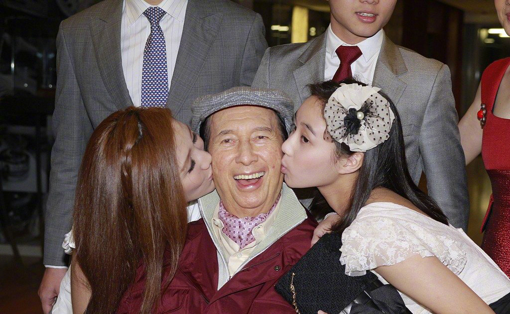 赌王去世奚梦瑶的豪门生活太惨了