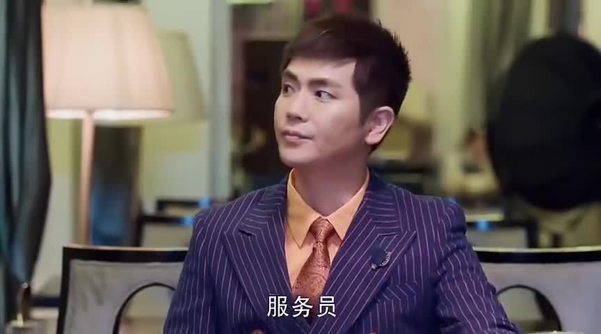 易奕嫌弃童四季碍眼,下一秒童四季说出这一番话,易奕哑口无言