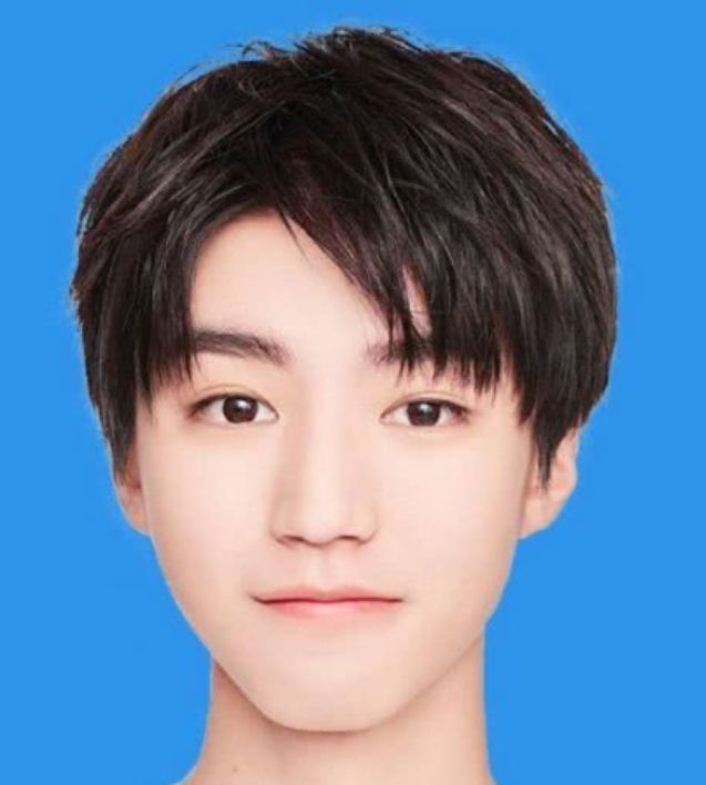 五大男神的"证件照",王俊凯可爱肖战阳光,看到李现后:我爱了