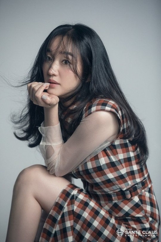 韩国女艺人秀爱未公开时装写真首次曝光