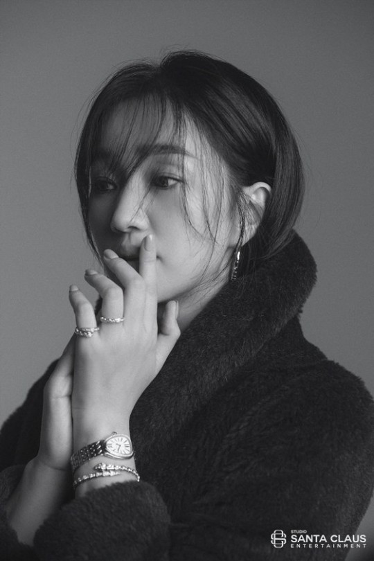 韩国女艺人秀爱未公开时装写真首次曝光