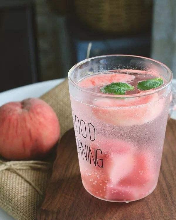 好喝好看又简易,夏日家庭自制美味桃子气泡水|小金|气泡|水蜜桃_新浪