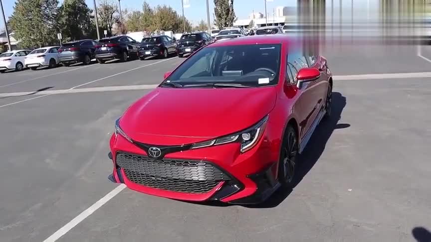 2021款丰田卡罗拉两厢版实车展示,按下钥匙打开后备箱,太帅了