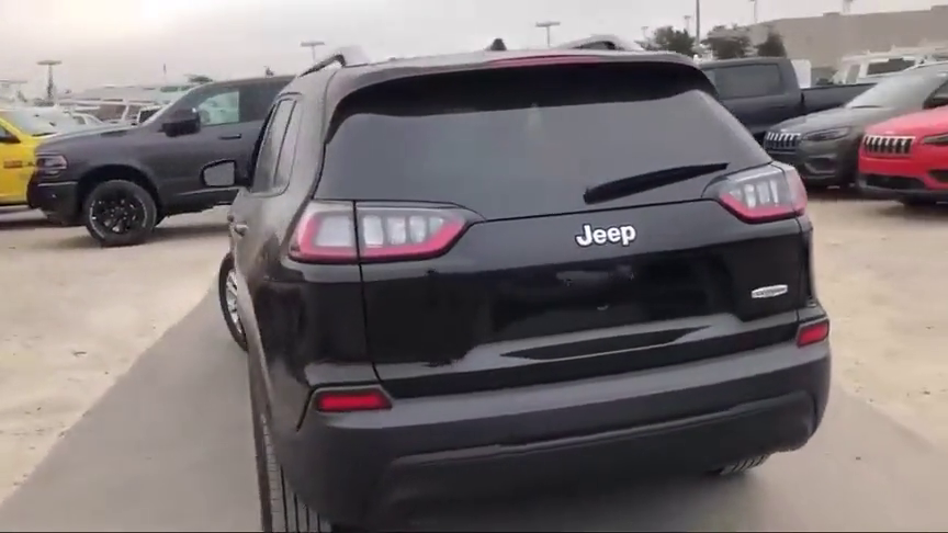 实拍2021款吉普自由光,太霸气了