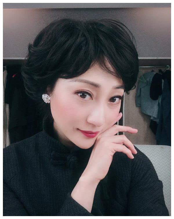 李楠毕业于中国戏剧学院的表演系专业,是中国国家话剧院的一名演员