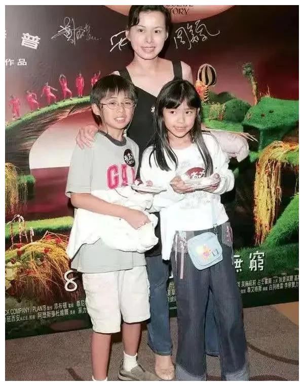 香港著名导演陈嘉上在脸书宣布结了婚，前年入纸去年添女休闲区蓝鸢梦想 - Www.slyday.coM