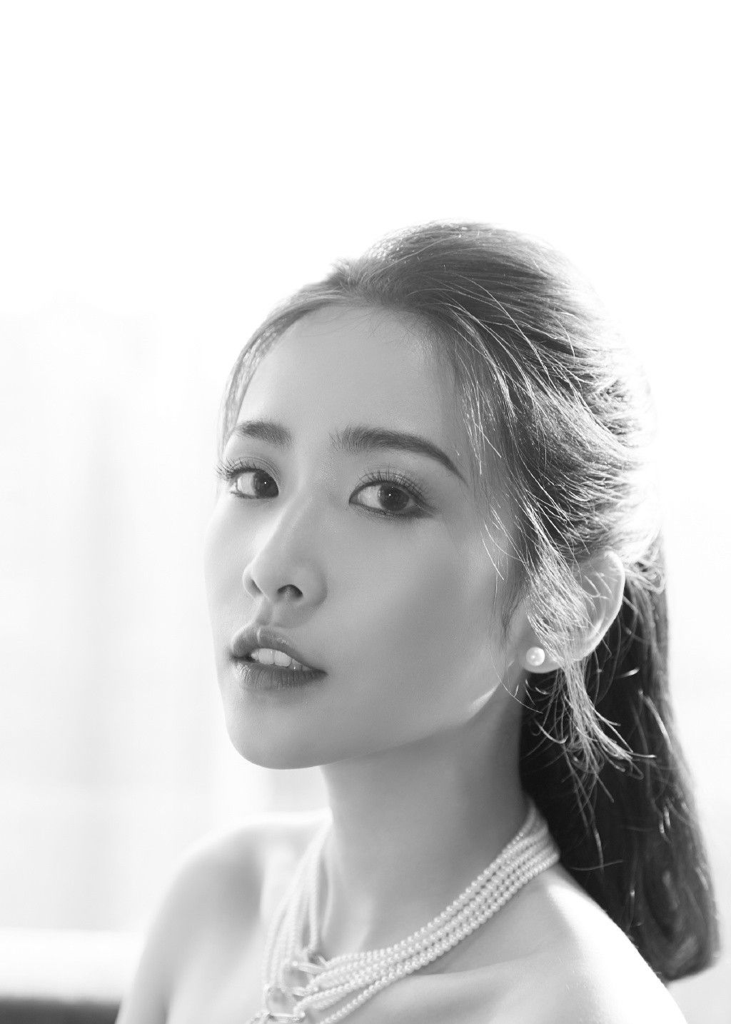 刘美彤:精致个性拥有恬静的魅力,美而不自知女王范儿十足!