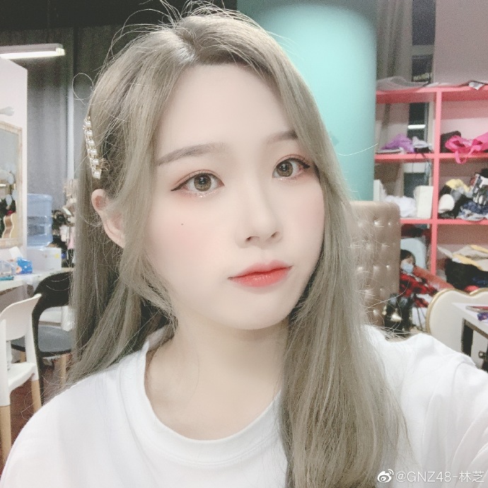 偶像美少女gnz48-林芝迷人写真美照欣赏