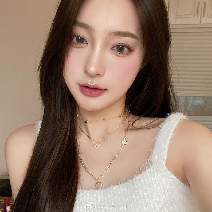 美女网红李李呀迷人写真美照好看啊_高清图集_新浪网