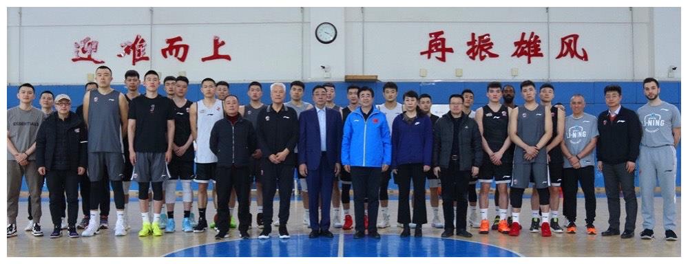 官宣辽宁主帅正式换人央视点名批评郭艾伦赵继伟合同到期