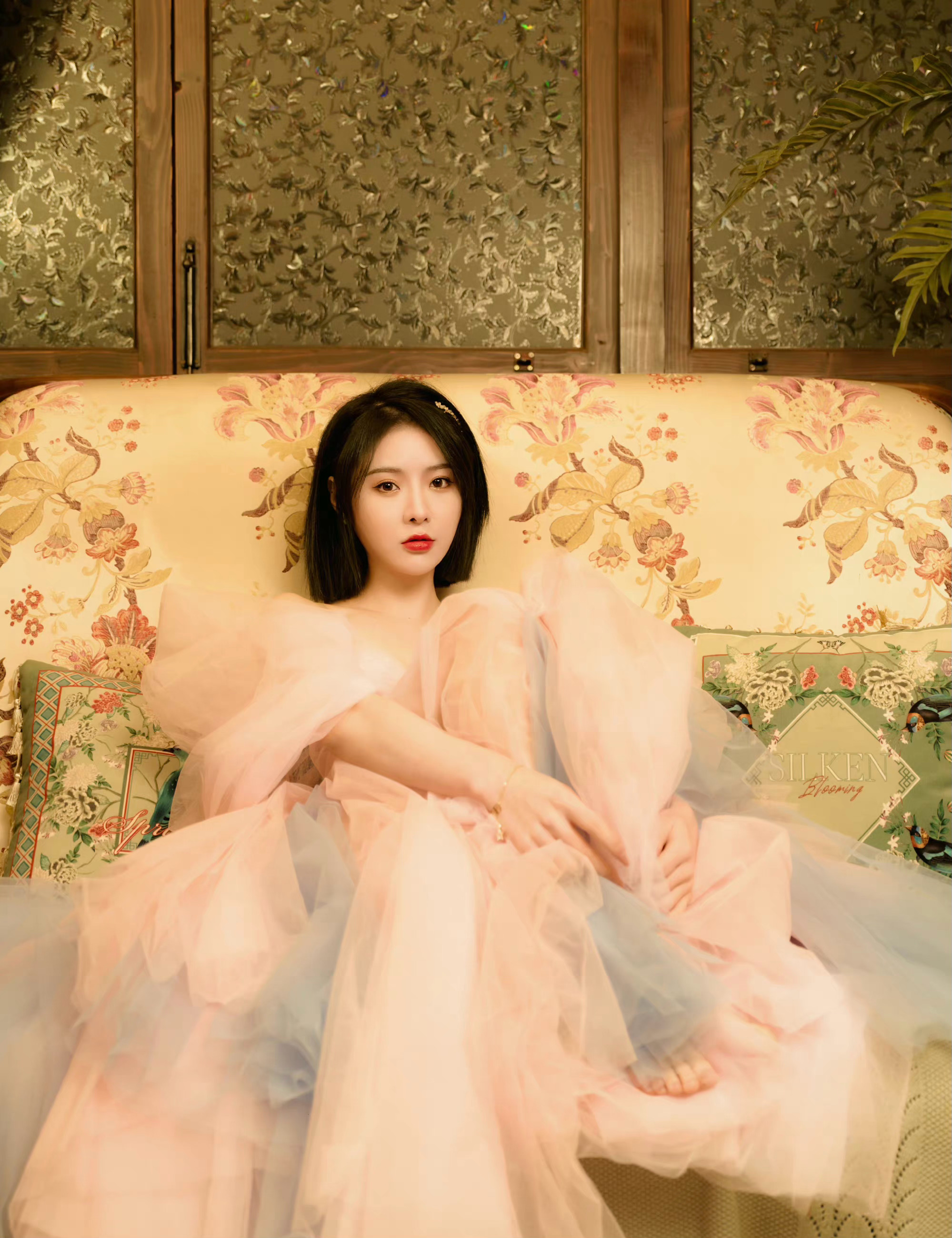 莫寒童话公主写真!复古浪漫的公主裙,展现优雅的气质_高清图集_新浪网