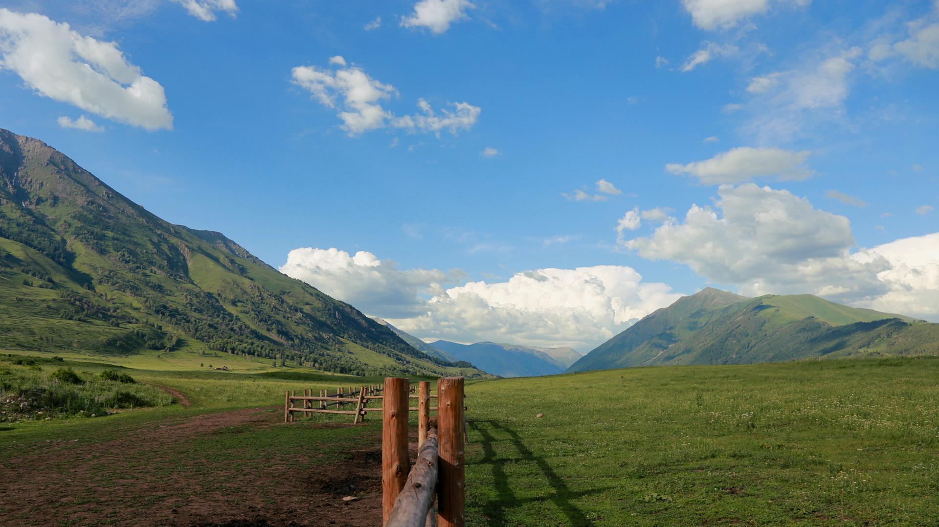 哈登平台,禾木最美的地方,看日出日落,炊烟晨雾,六月还有花海
