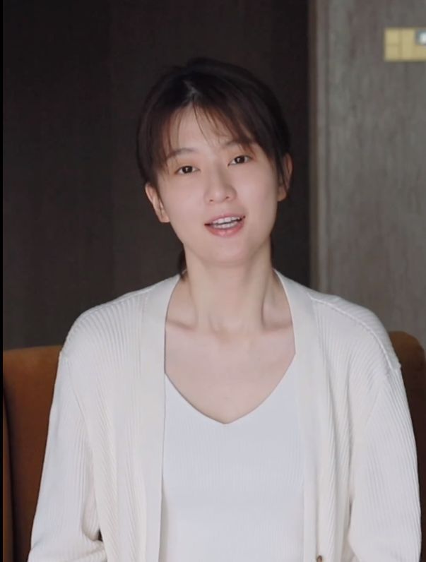 乔欣晒雪地古风写真模样大变酷似网红脸妆前妆后判若两人