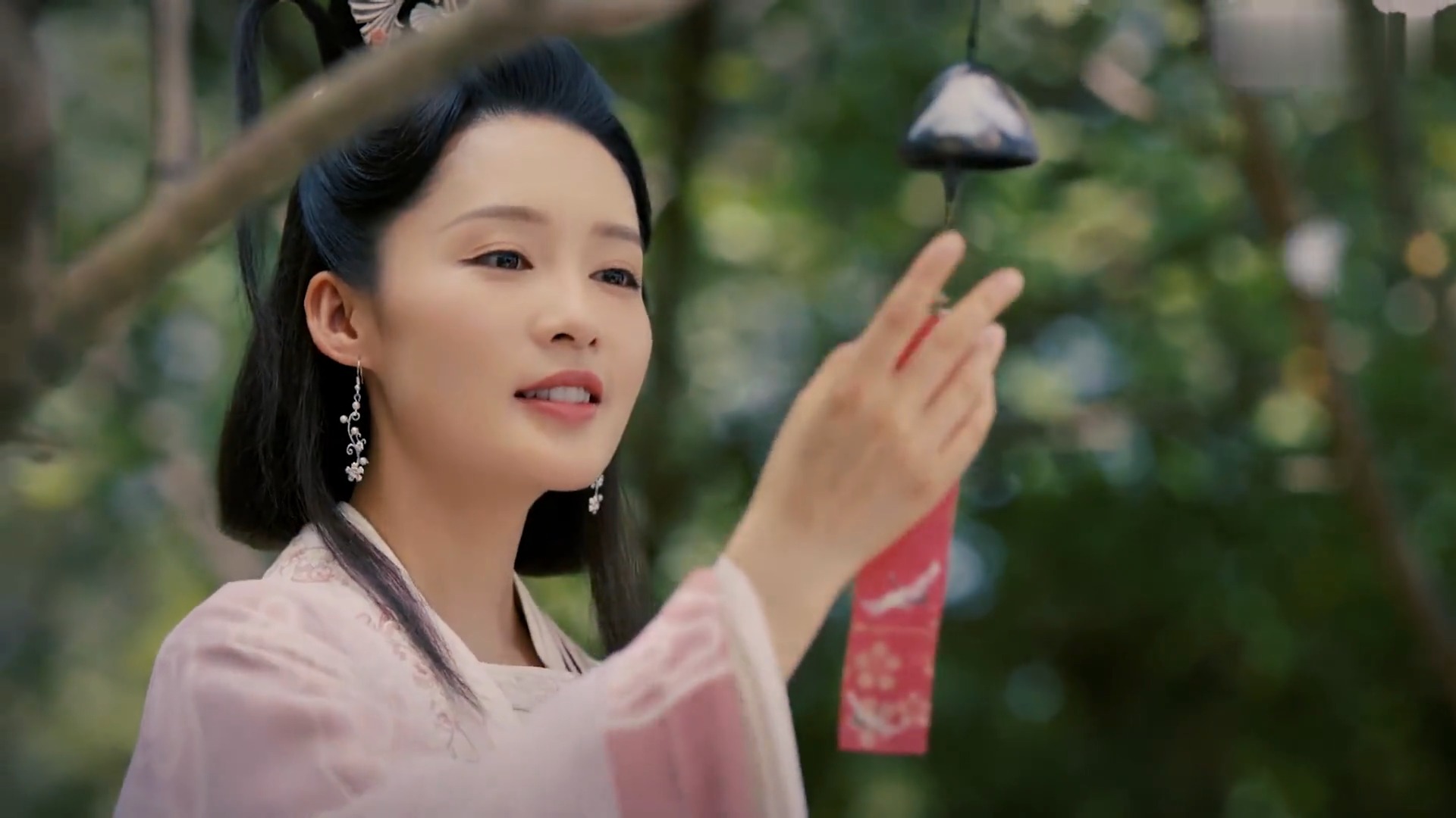 【古装美女回眸混剪】 回眸一笑百媚生,总有一人迷住你.